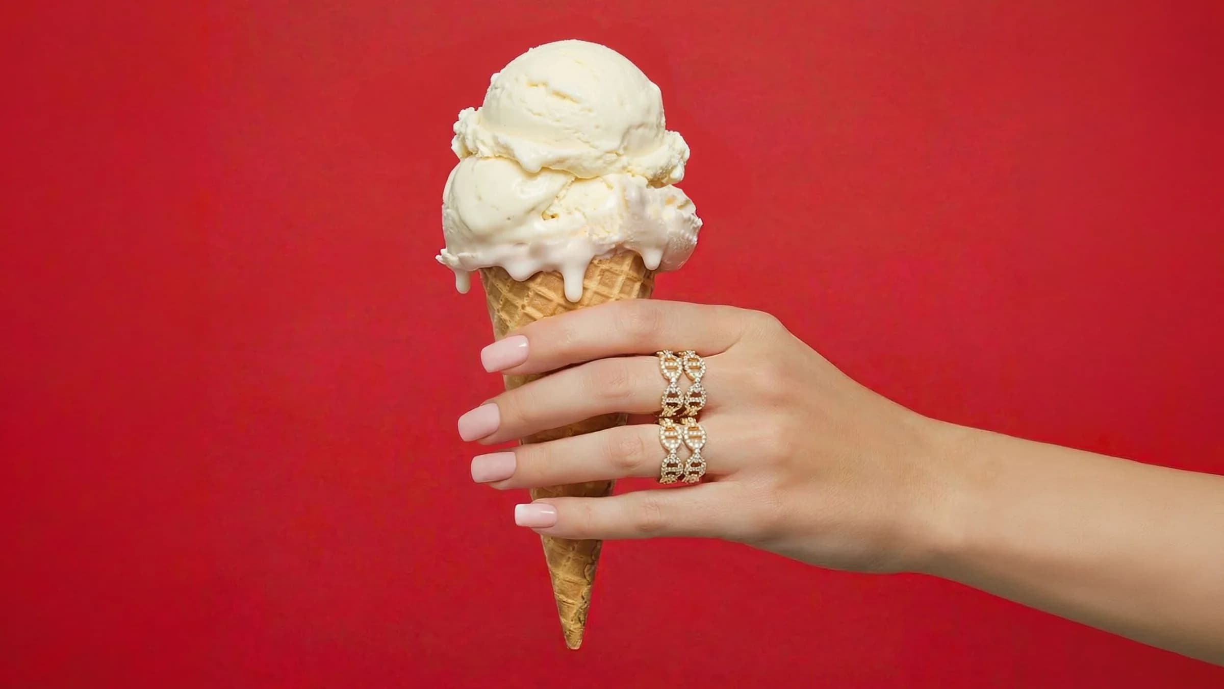 APM Monaco Maille Marine rings, a chain motif in gold